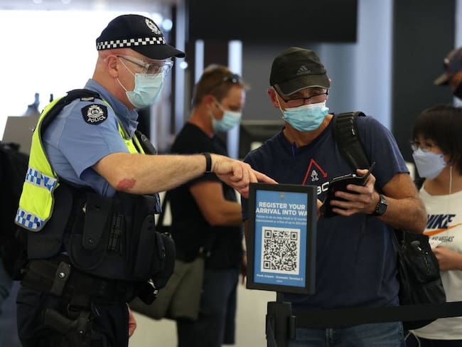 Llegada de viajeros al aeropuerto de Perth, en Australia. Foto: Getty