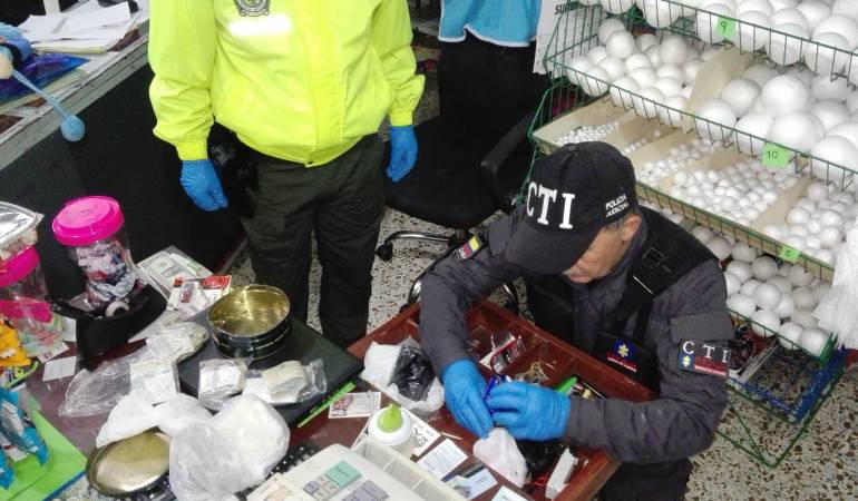 Allanamiento en papelería de Felipe o la Firma 