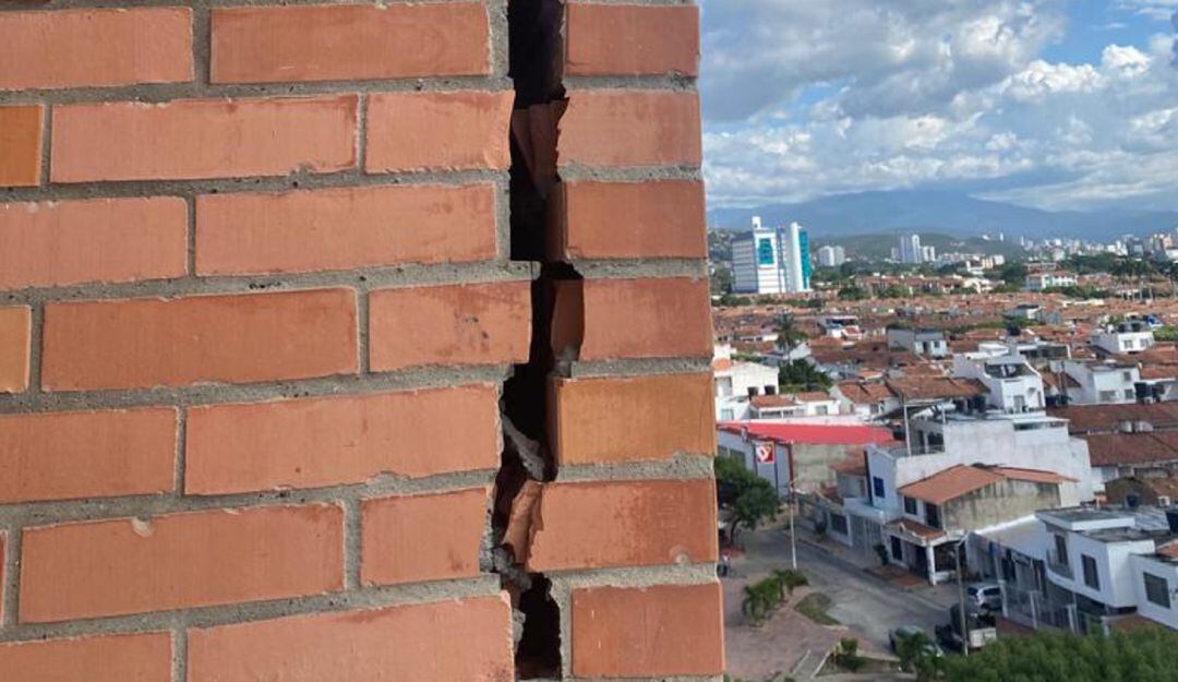 Denuncian grietas y daños estructurales en apartamentos en Cúcuta