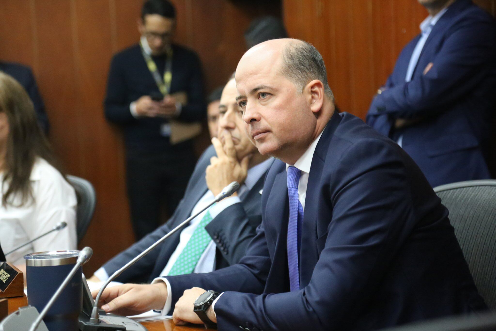 Marcos Daniel Pineda, del Partido Conservador, nuevo presidente de la Comisión Quinta del Senado.