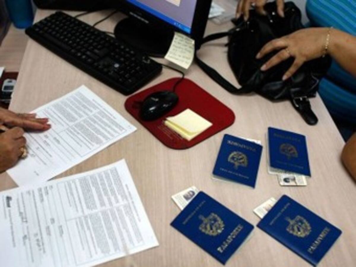 Desde este lunes, cubanos podrán salir más fácil de la isla