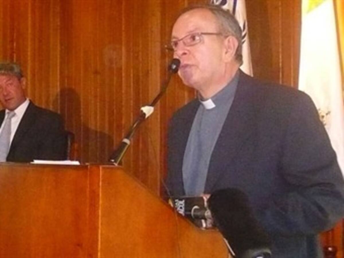 Benedicto XVI no interferirá en la elección de su sucesor: Iglesia en Colombia