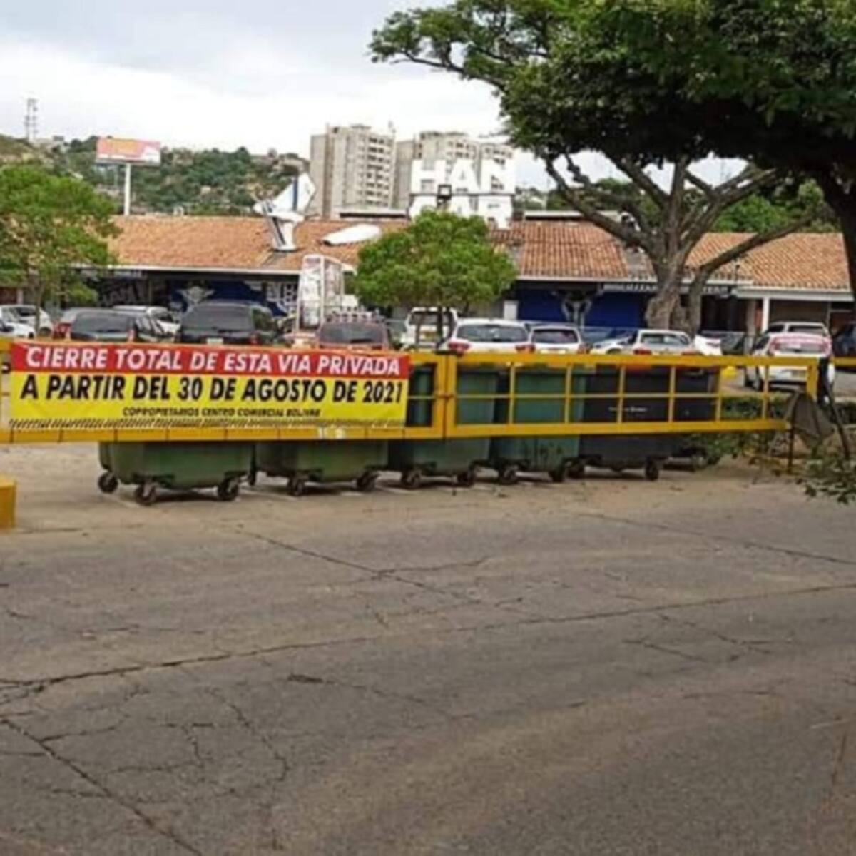 Polémica por cierre de vía en el Centro Comercial Bolívar