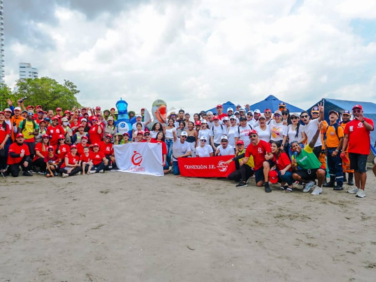 Cerca de 200 kilos en residuos fueron retirados en playas de Castillogrande