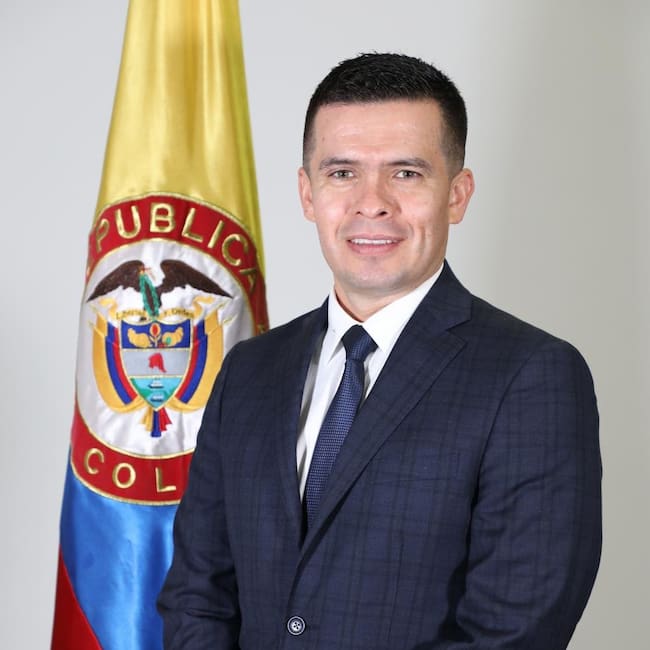 El Inpec confirmó la salida del director de Custodia y Vigilancia, coronel Rolando Ramírez, quien fue ascendido dentro de la Policía Nacional.