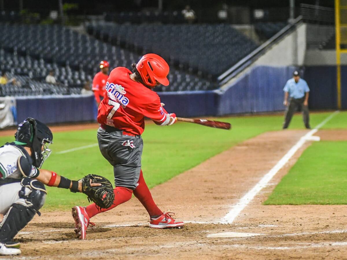 Peleada victoria de Tigres sobre Toros 7-6 lo acerca al liderato