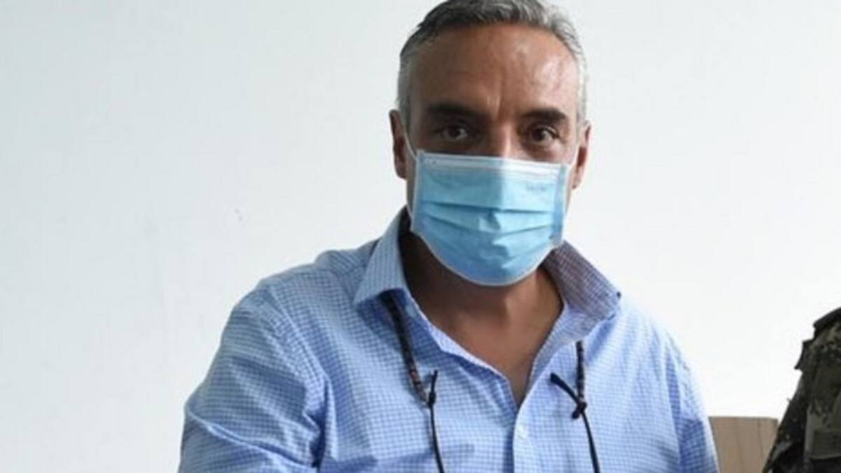 Estamos contemplando No hacer más contratación por urgencia manifiesta