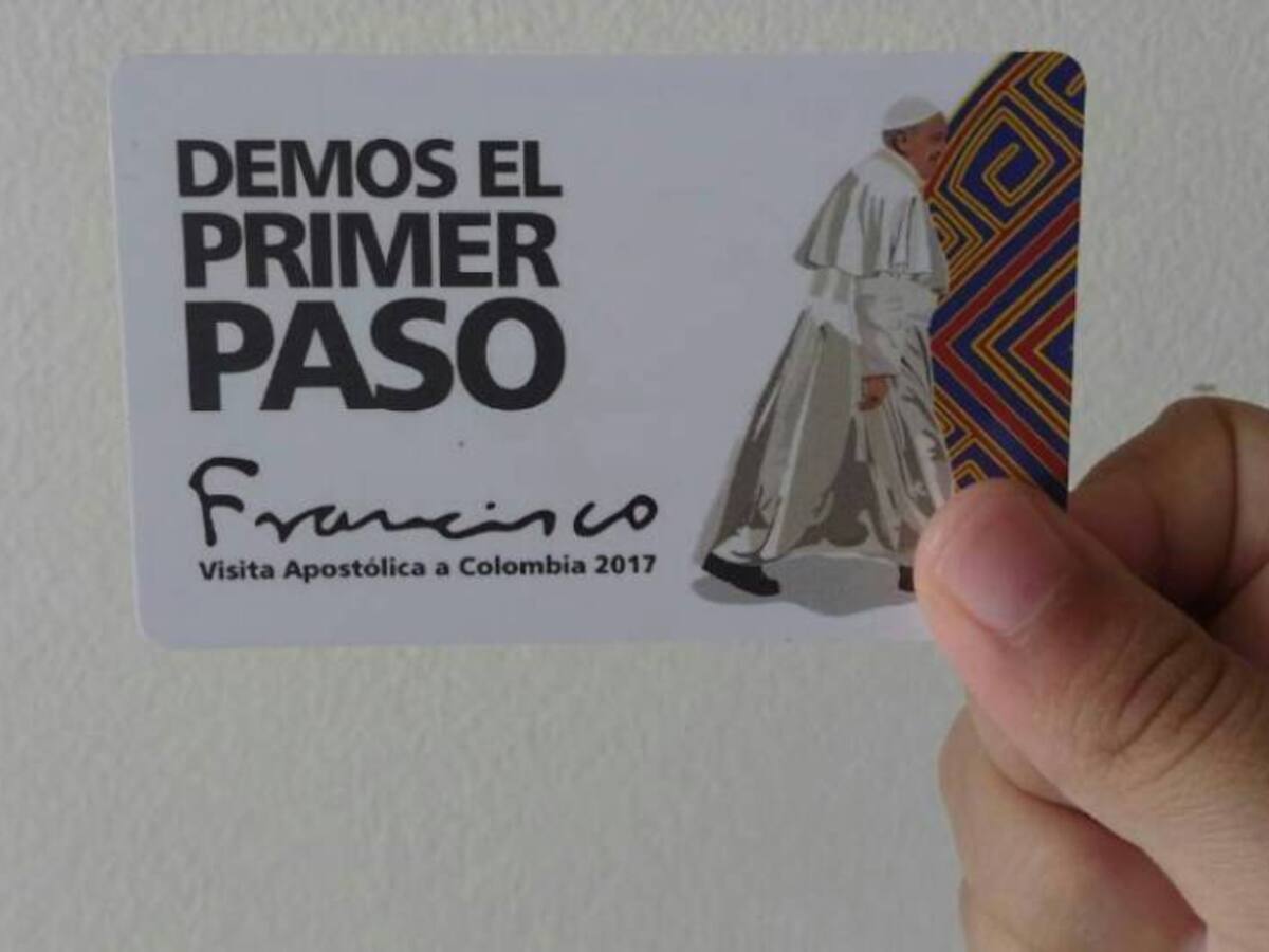 Se inicia la venta de la edición especial de tarjetas de Transcaribe con diseño de visita del Papa