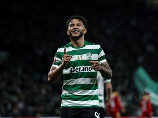 Luis Javier Suárez celebra uno de sus tres goles con el Sporting / Twitter: @SportingCP.