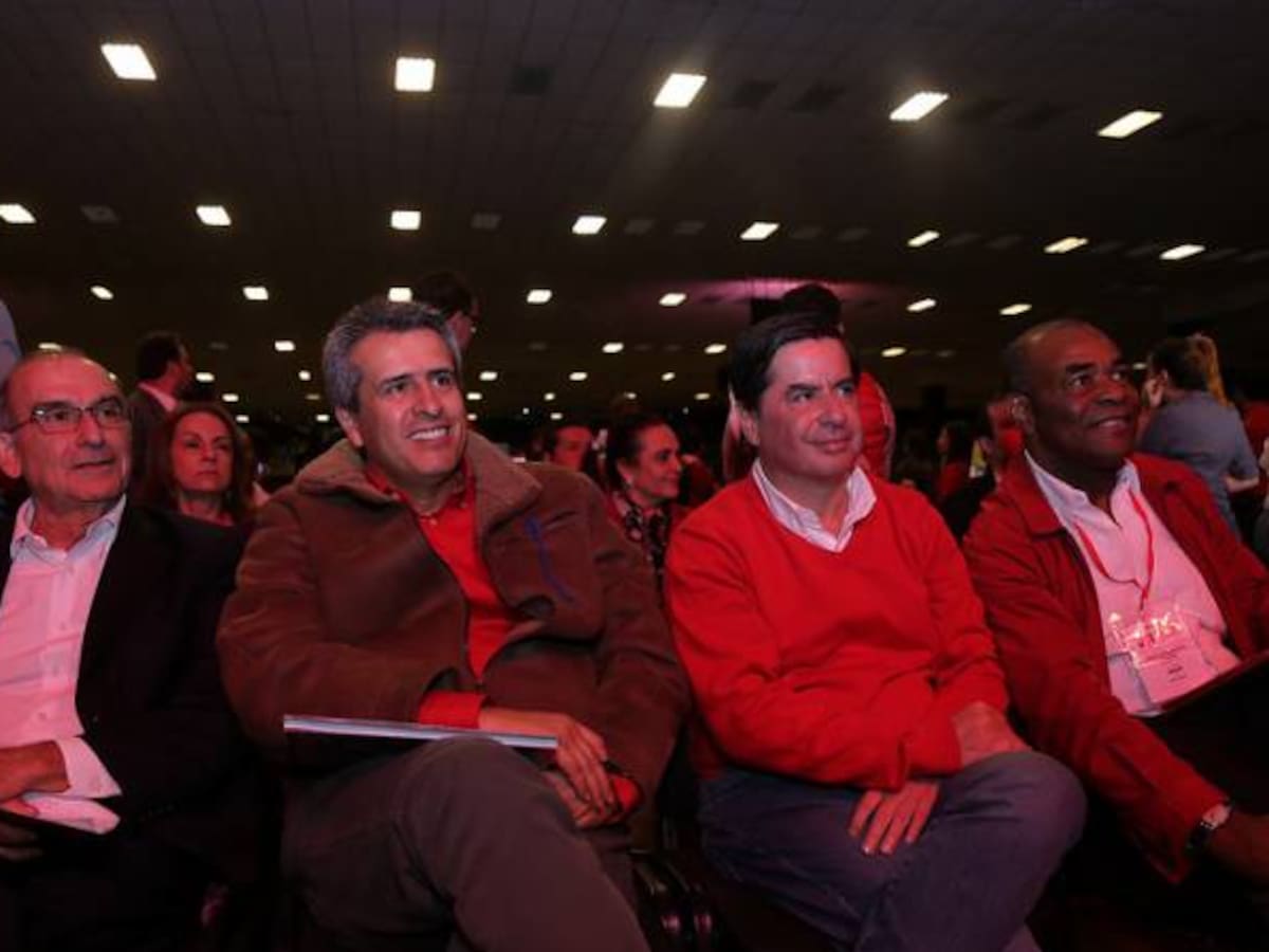 Cristo defiende la consulta y De La Calle no descarta otro camino