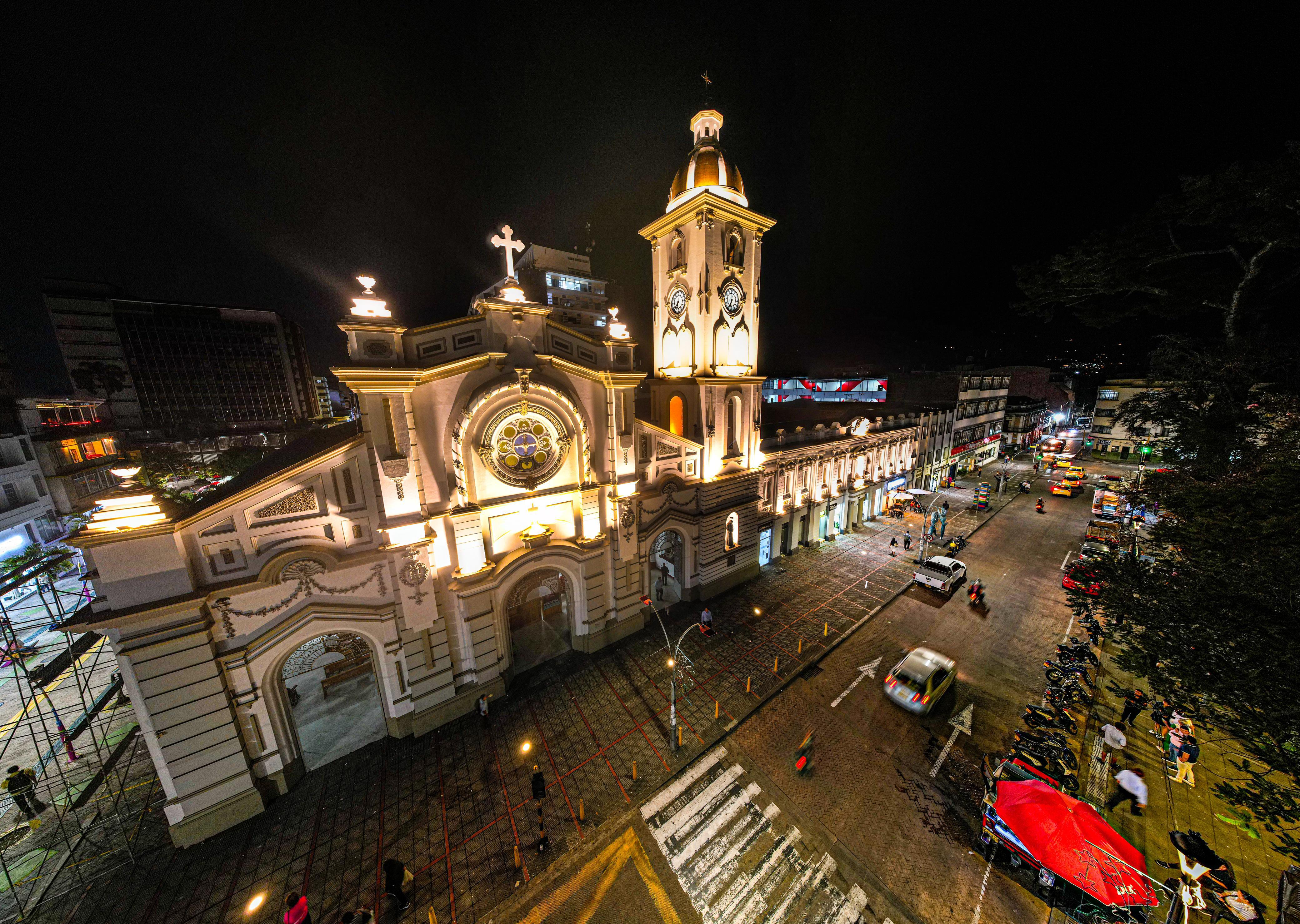 La Catedral de Ibagué luce nueva iluminación