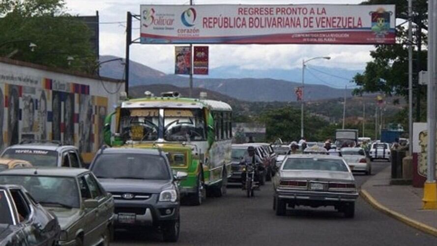 Cancillería autoriza retorno de vehículos venezolanos en la frontera. Foto: Cancillería
