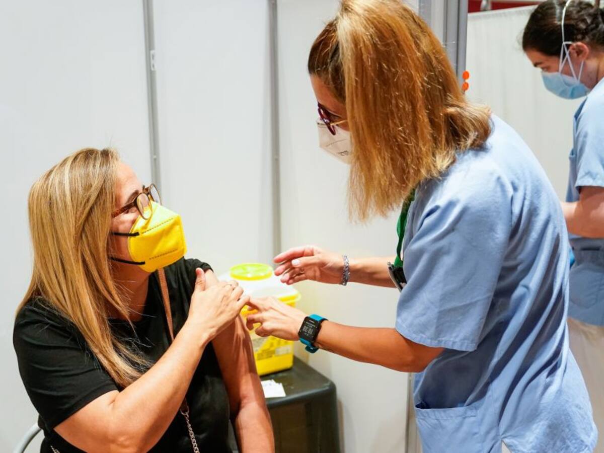 Supersalud investiga 230 presuntas fallas en la ejecución de la vacunación