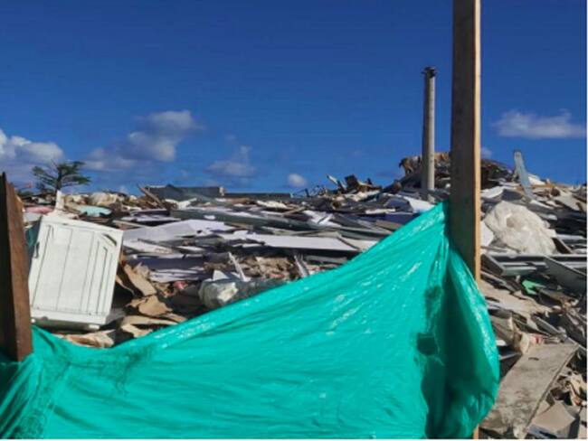 Escombros no han salido de Providencia