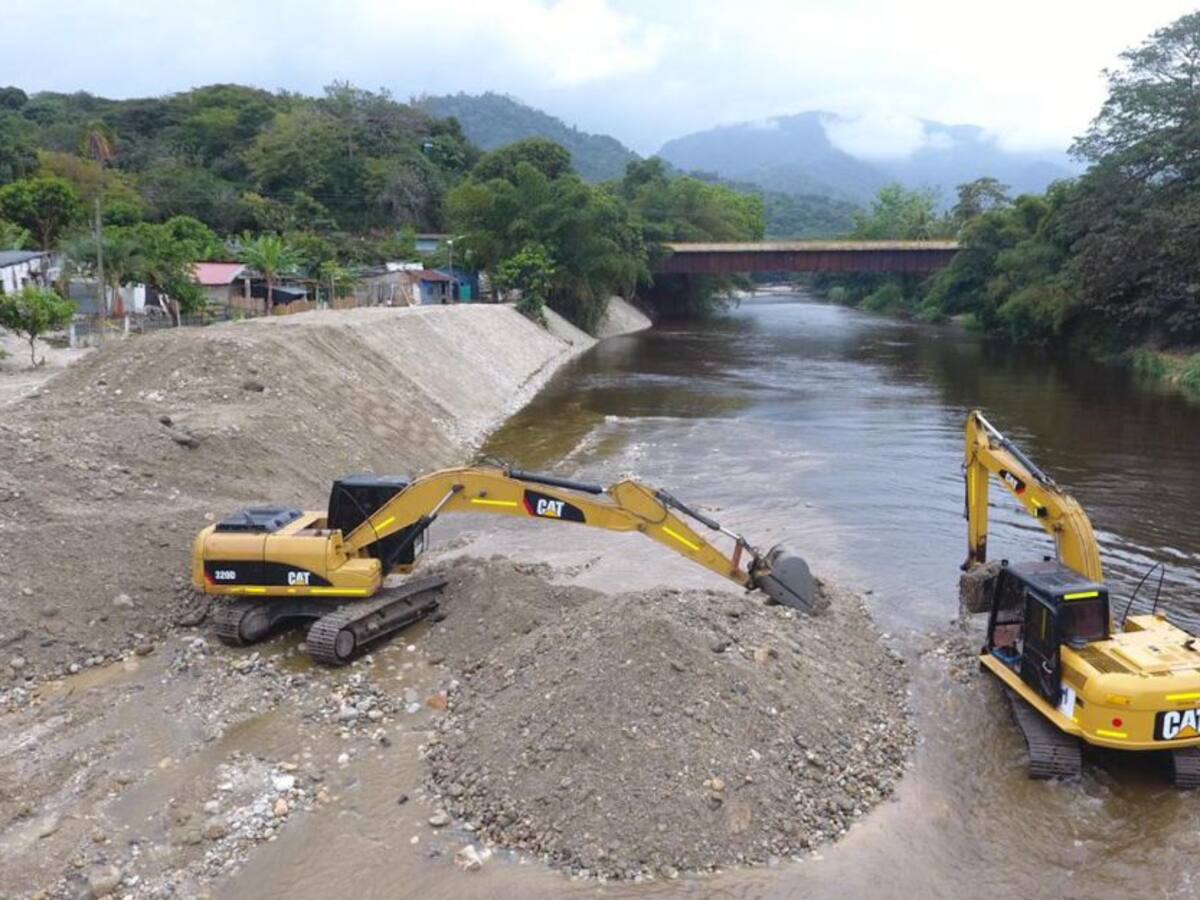 Destinan recursos para mitigar inundaciones del río Guachaca