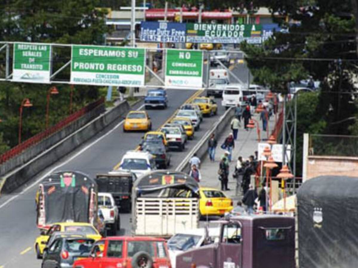 Temen caos en Rumichaca por exigencia de pasaporte a Venezolanos en Ecuador