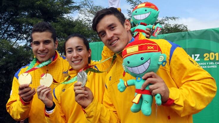 Mariana Pajón y Carlos Ramírez obtienen oro para Colombia en BMX