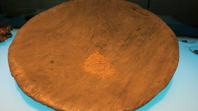 Batea en la que se lava el metal, pieza que forma parte de las exposiciones del museo del oro en Bogotá.