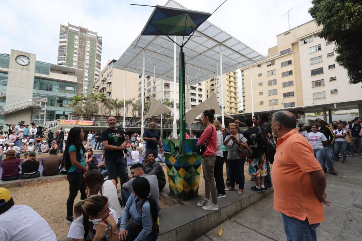 Rodríguez dijo que sufrieron los efectos de un ataque tecnológico y manifestó que es “un acto de sabotaje extremo cometido por la oposición y la derecha extremista venezolana” que habría sido cometido en conjunto con otros países.