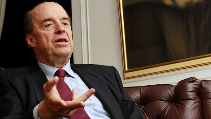 La comisión de la verdad debe recibir el aporte de cualquiera de los actores del conflicto: Alvaro Leyva