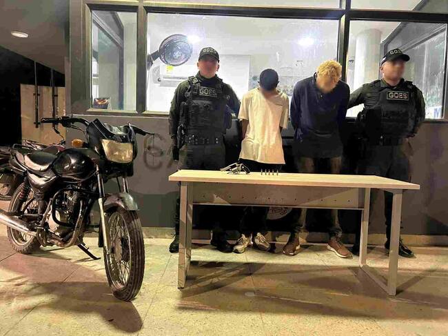 Capturados dos presuntos delincuentes con un arma de fuego ilegal en Cartagena