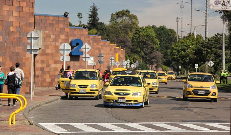 Imagen de archivo de taxistas en la Terminal de Transporte de Bogotá.