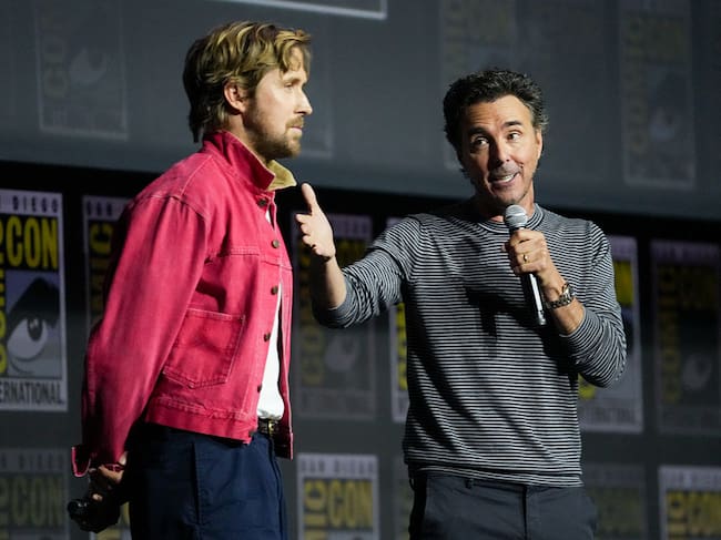 Ryan Gosling y Shawn Levy en el panel de Marvel Studios.