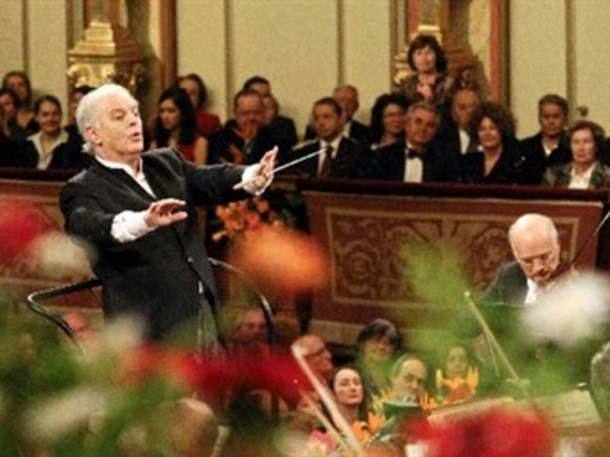 Valses, glamour y mucho amor para recibir musicalmente al 2010