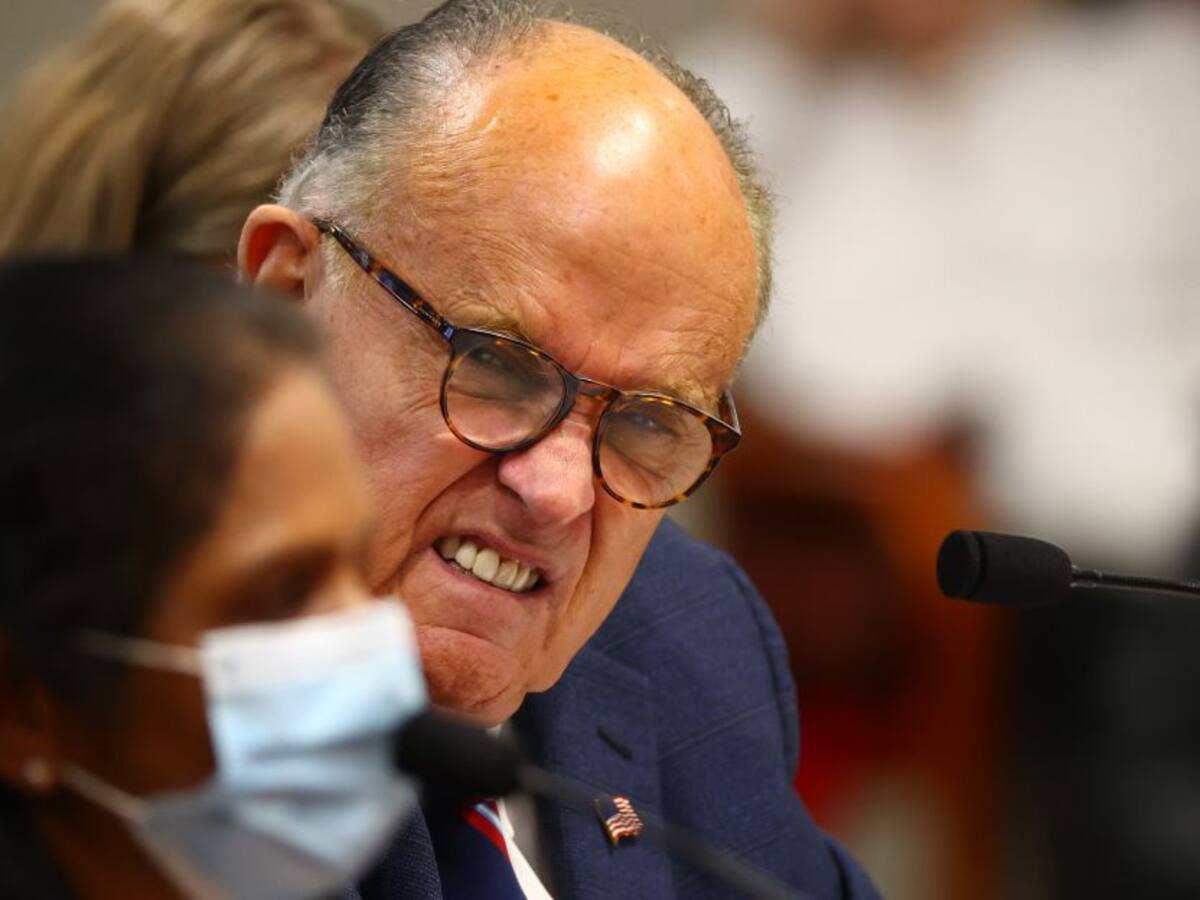 Rudy Giuliani, abogado de Trump, dio positivo por coronavirus