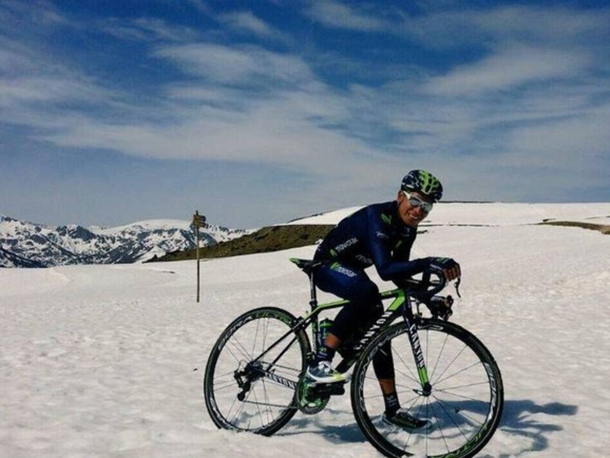 Nairo, estudiando desde ya los Alpes
