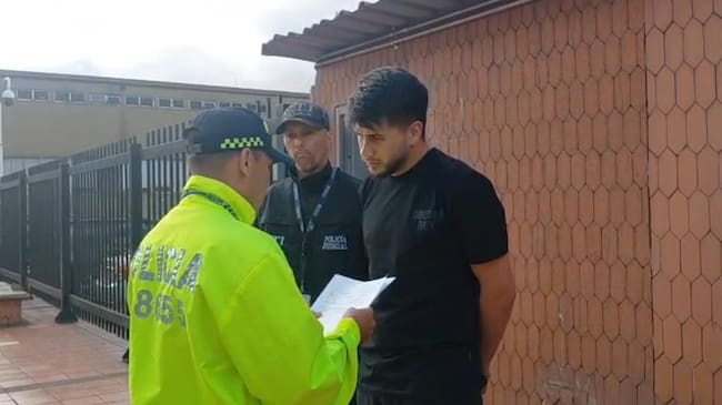 Hijo de ex futbolista John Mario Ramírez fue capturado por presunta estafa