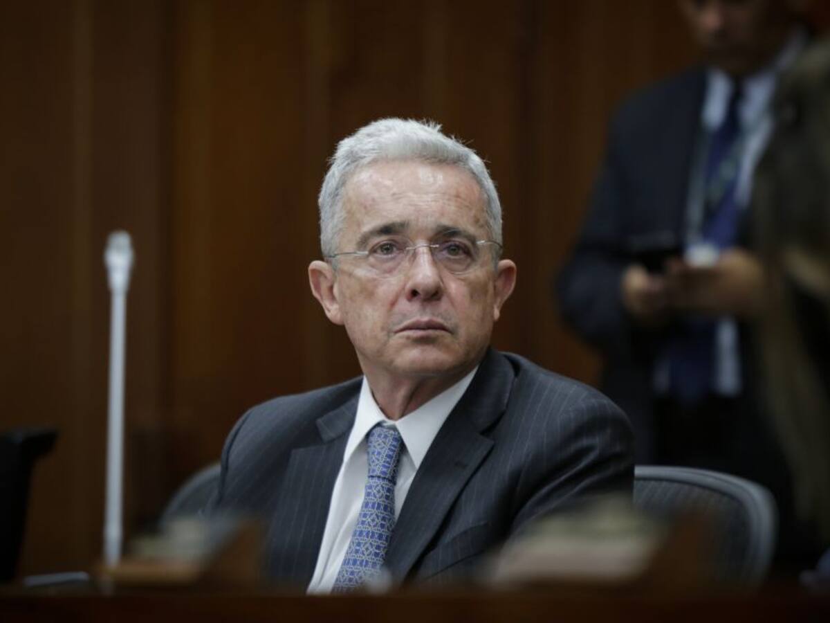 Audiencia de Álvaro Uribe se aplazó para este sábado