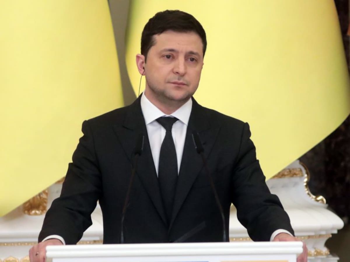 Presidente de Ucrania promete reconstruir el país después de la guerra