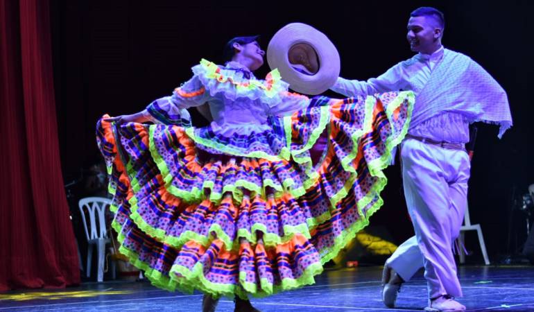 Muestra folclórica en Ibagué