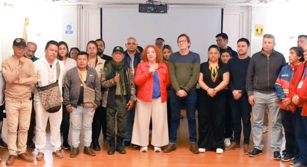 Distrito y Nación logran acuerdo con la Comunidad Emberá asentada en Bogotá; diálogo liderado por la viceministra para el Diálogo Social, la Igualdad y los Derechos Humanos, Lilia Solano, y el secretario de Gobierno distrital, Gustavo Quintero Ardila.