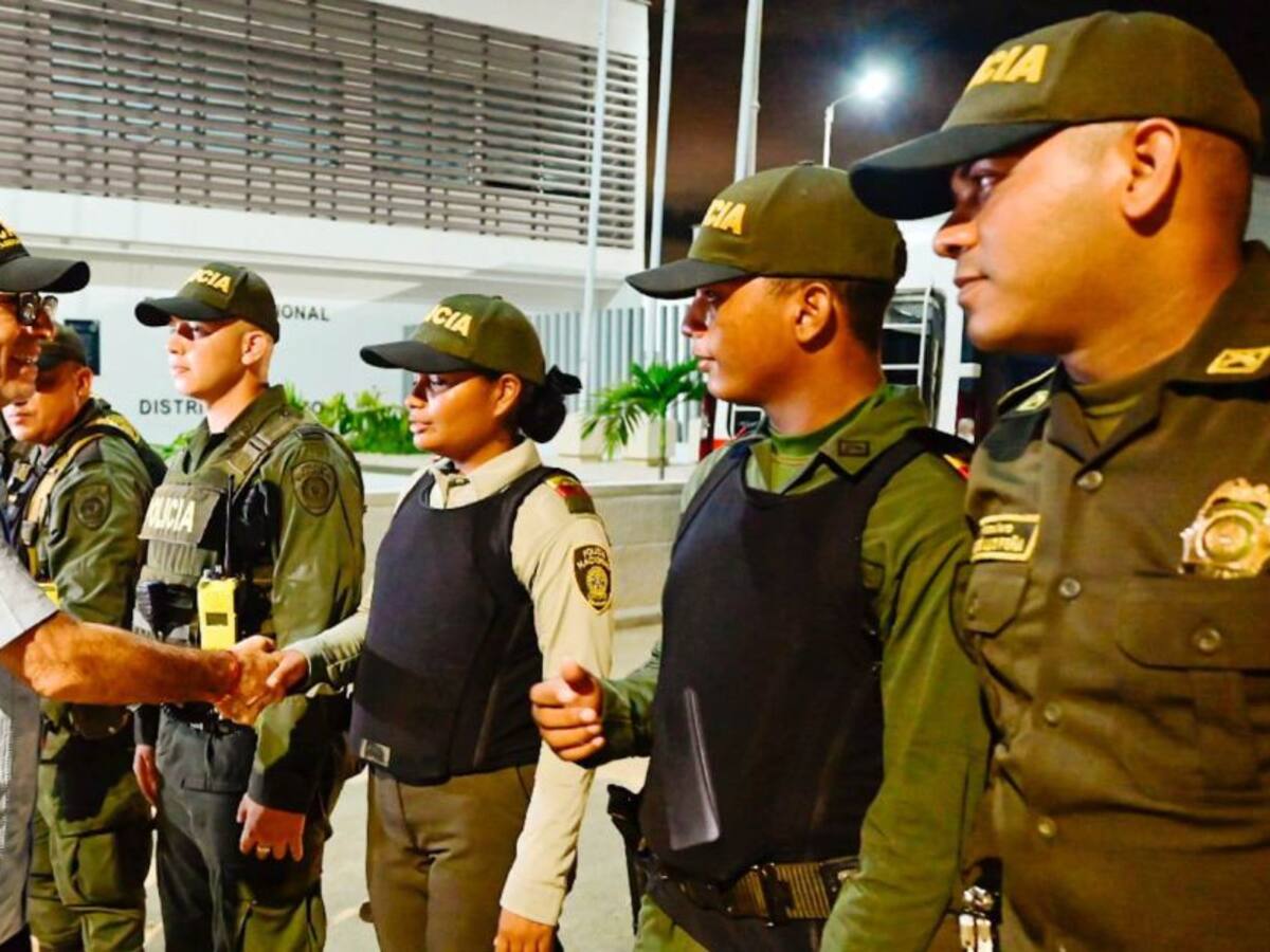 Estación de Policía de El Pozón en el sur de Cartagena fue iluminada