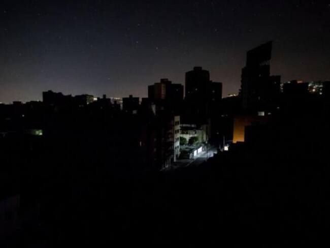 A oscuras gran parte de Venezuela por explosión de planta eléctrica