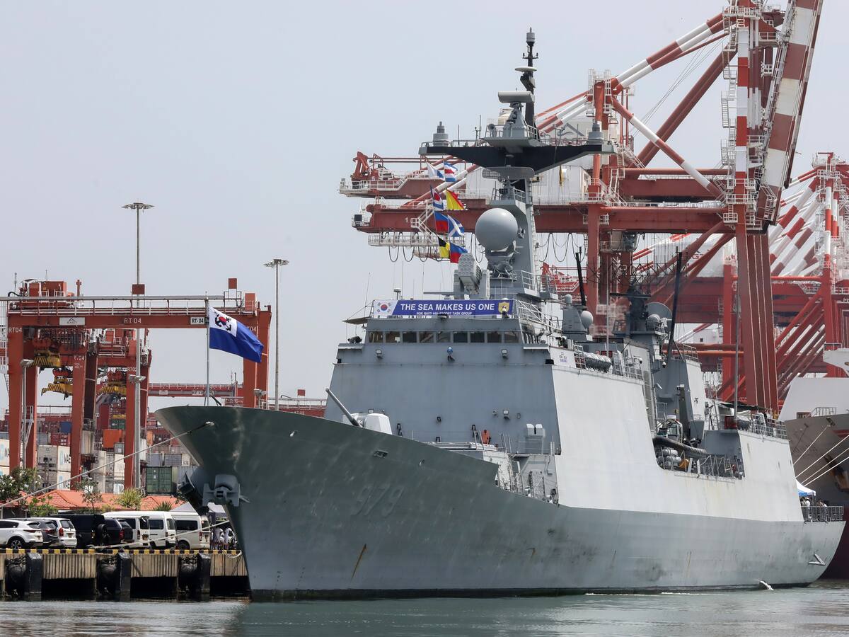 Corea del Norte ordena equipar buques militares con armas nucleares