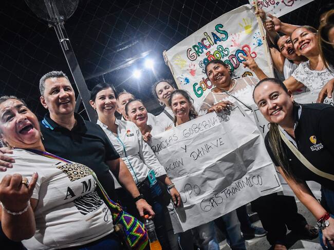 Gobernador del Tolima, Ricardo Orozco, con la comunidad del Espinal