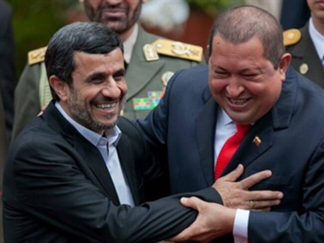 A Ahmadineyad le conviene lucirse en el ruedo internacional: Jon Lee Anderson