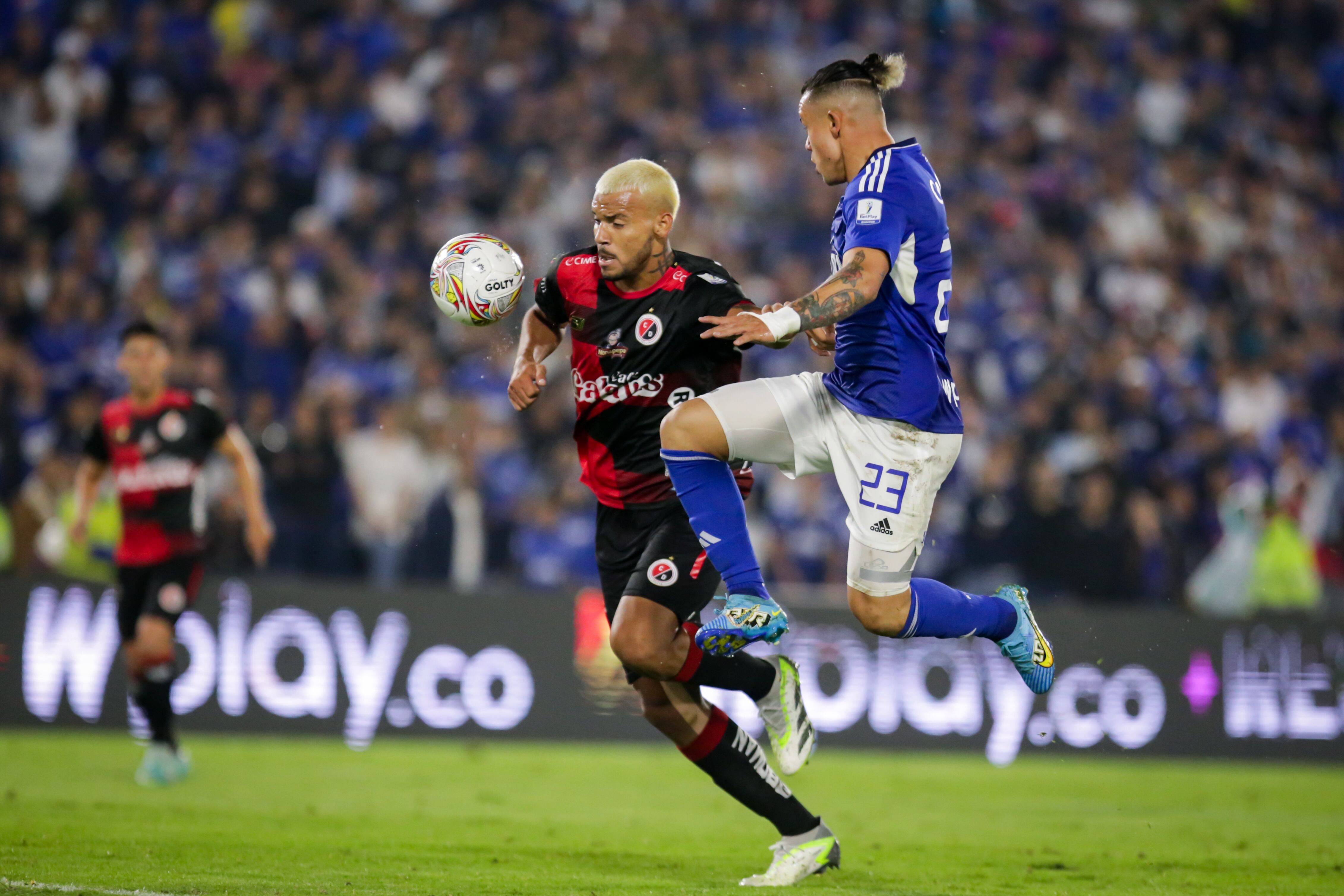 Leonardo Castro anotó el gol del triunfo de Millonarios en el juego de ida ante el Cúcuta. (Colprensa - Mariano Vimos)