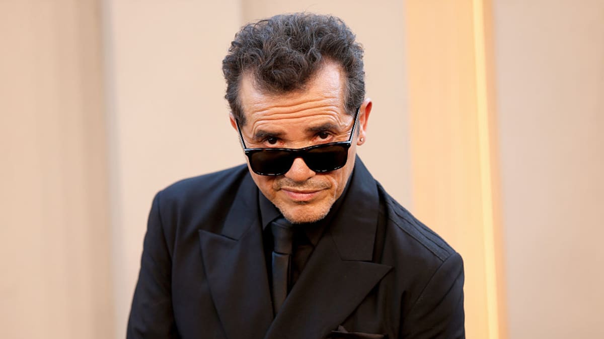 Quién es John Leguizamo, el actor bogotano que brilla en “La Odisea” de Christopher Nolan
