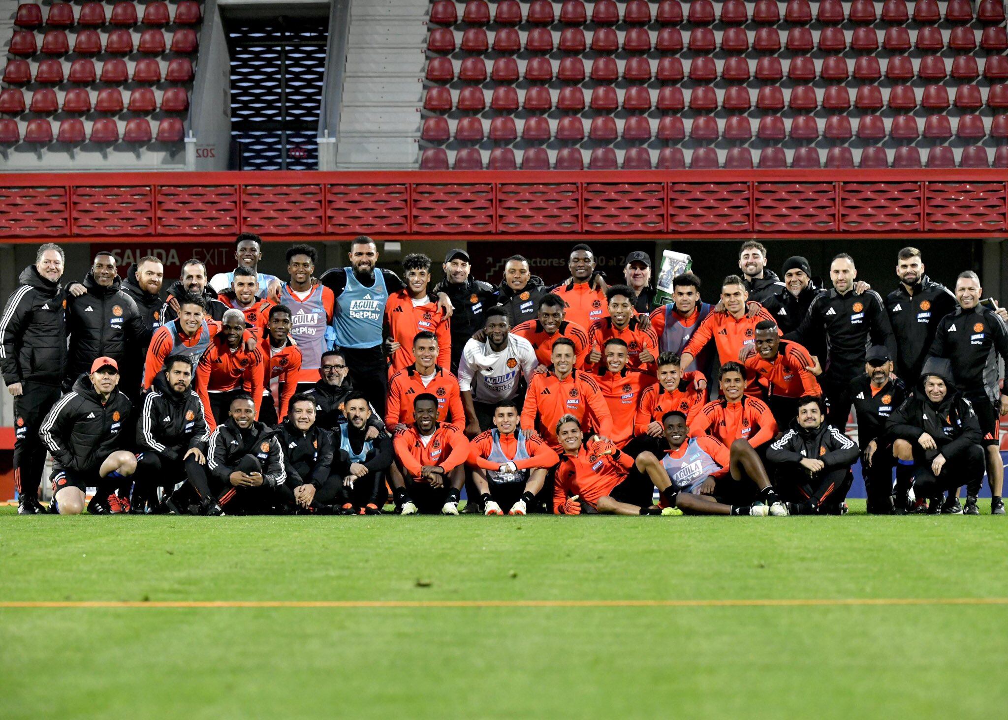 El plantel de jugadores convocados a la Selección Colombia en la previa del partido ante Rumania / FCF.