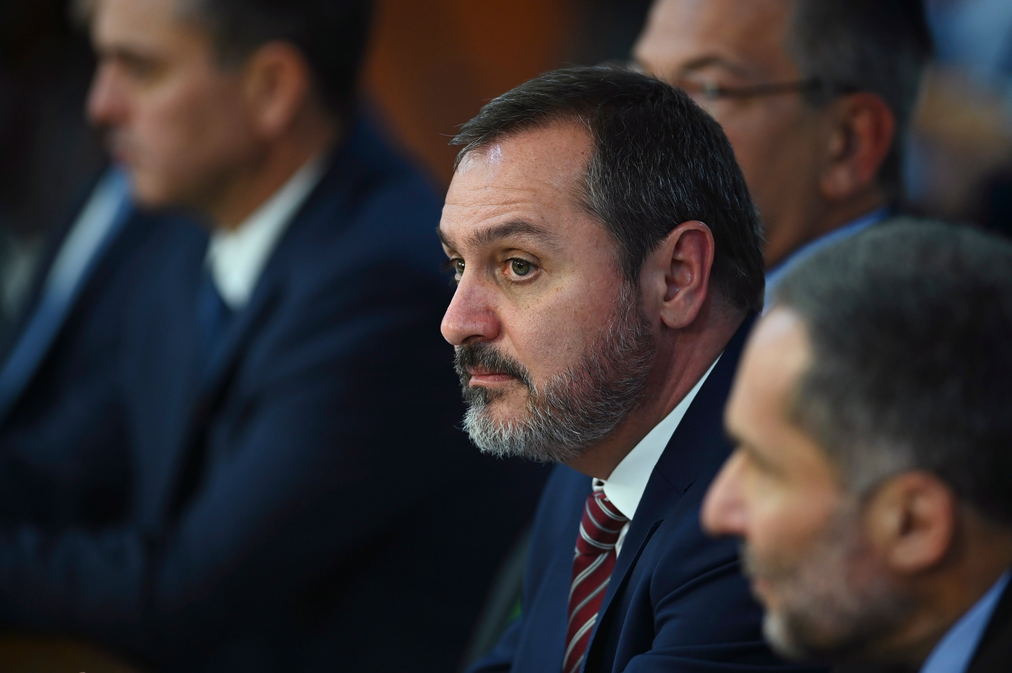 El director general de la Policía Federal, Andrei Rodrigues, observa durante una reunión con gobernadores de los estados brasileños en el Palacio de Planalto, el 31 de octubre de 2024 en Brasilia, Brasil. (Foto de Ton Molina/Getty Images)