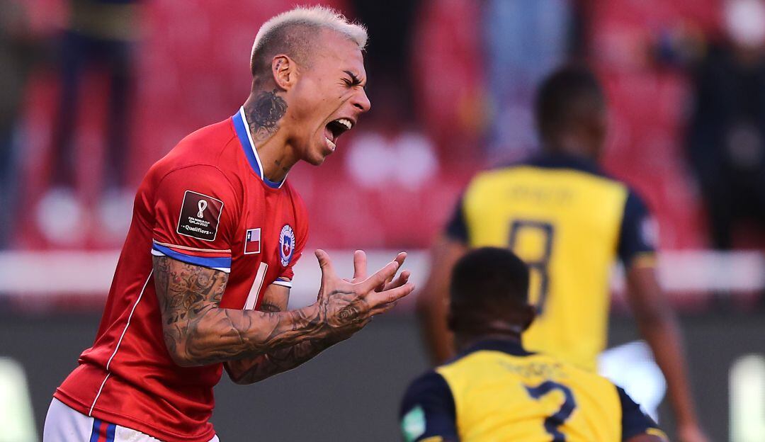 Eduardo Vargas, delantero chileno, en su visita a Ecuador