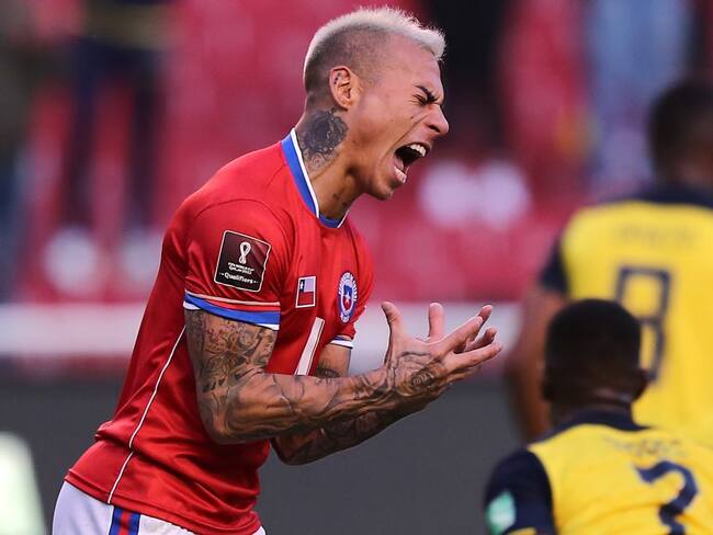 Eduardo Vargas, delantero chileno, en su visita a Ecuador