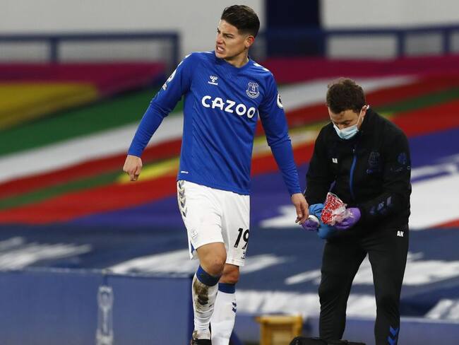 James Rodríguez sale por lesión de última hora en partido vs. Aston Villa