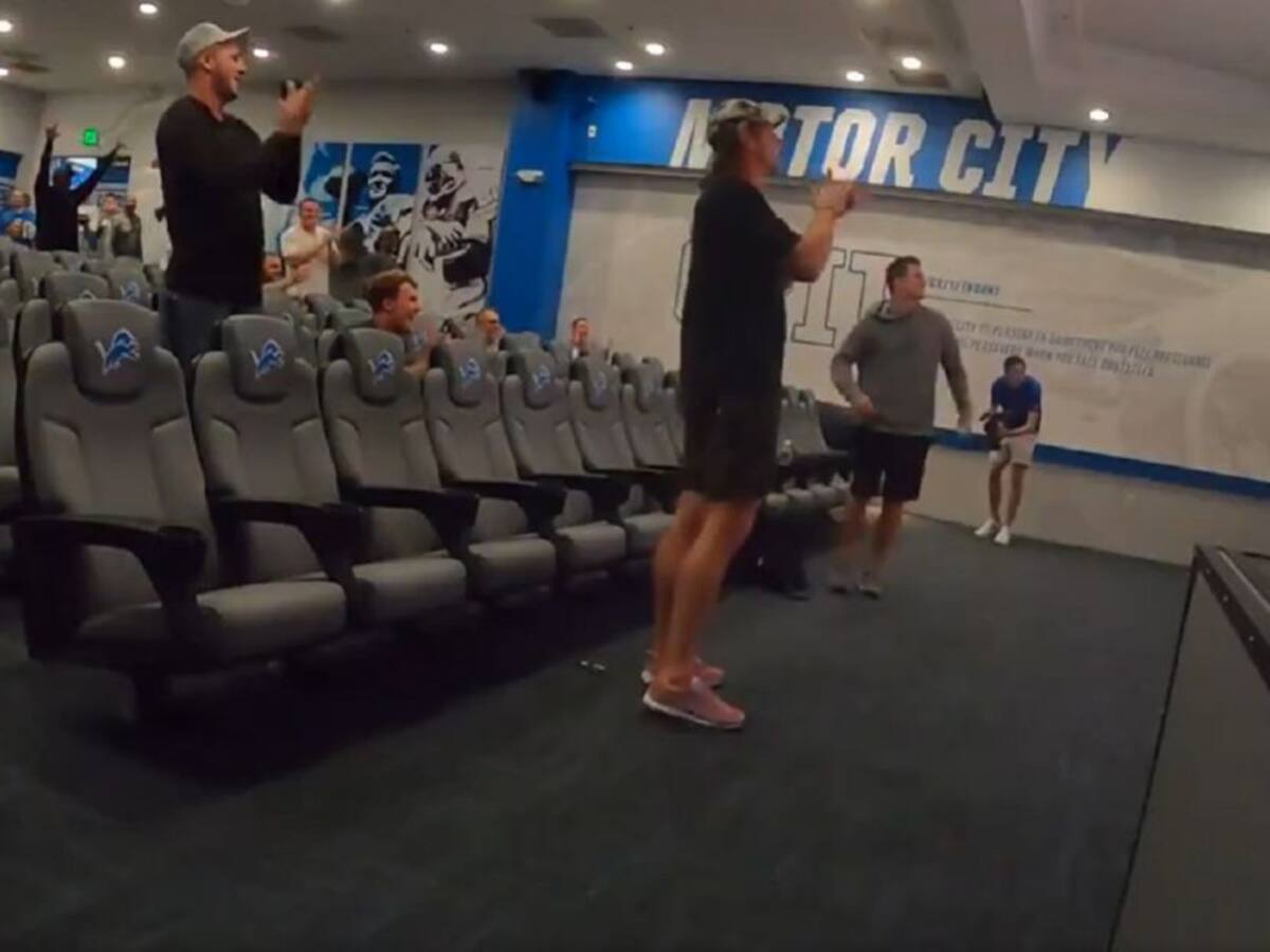 Euforia en equipo de fútbol americano por victoria de Melissa González