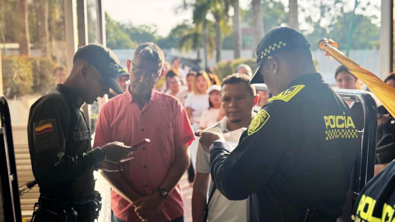 Las autoridades desplegaron un amplio dispositivo de vigilancia y control en los 46 municipios del departamento para asegurar el normal desarrollo de los comicios
