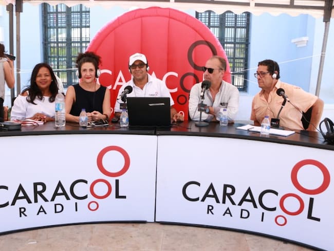 Con un programa especial en la intendencia fluvial, Caracol Radio celebró sus 70 años.